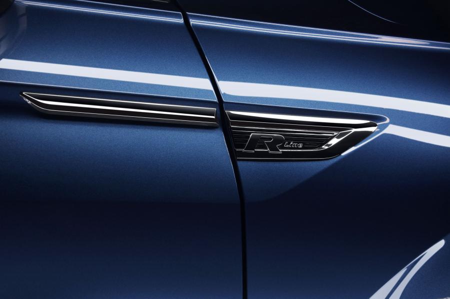 Детали экстерьера Volkswagen Tiguan R-Line 2018 года  (MX) (фото 4 из 13)